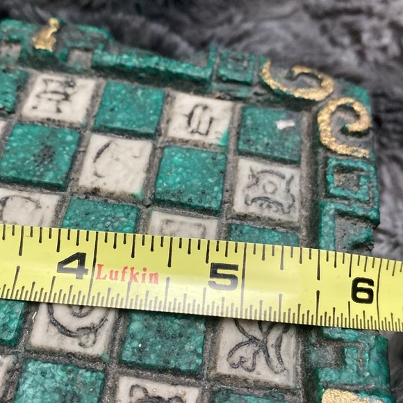 Vintage Mayan Aztec Chess Set Complete Green & White 8x8
inches - Picture 14 of 16